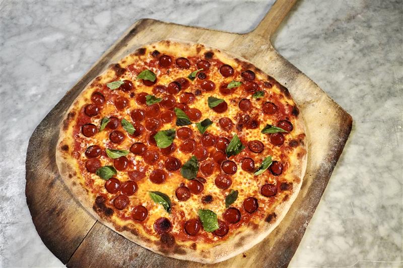 NY Style Pepperoni Pizza 18”